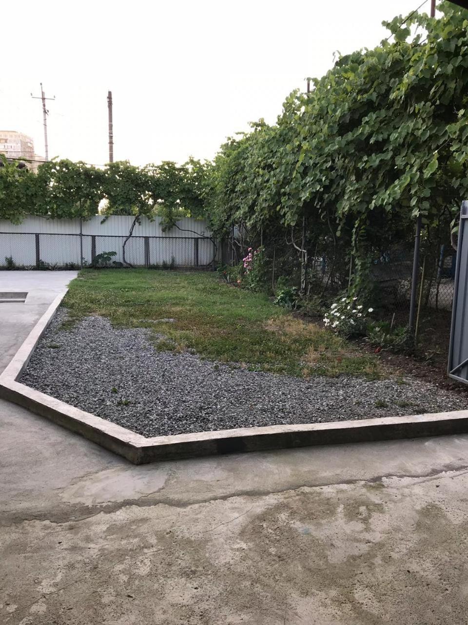 Hotel Гостевой Дом С Садом Gagra Exterior foto